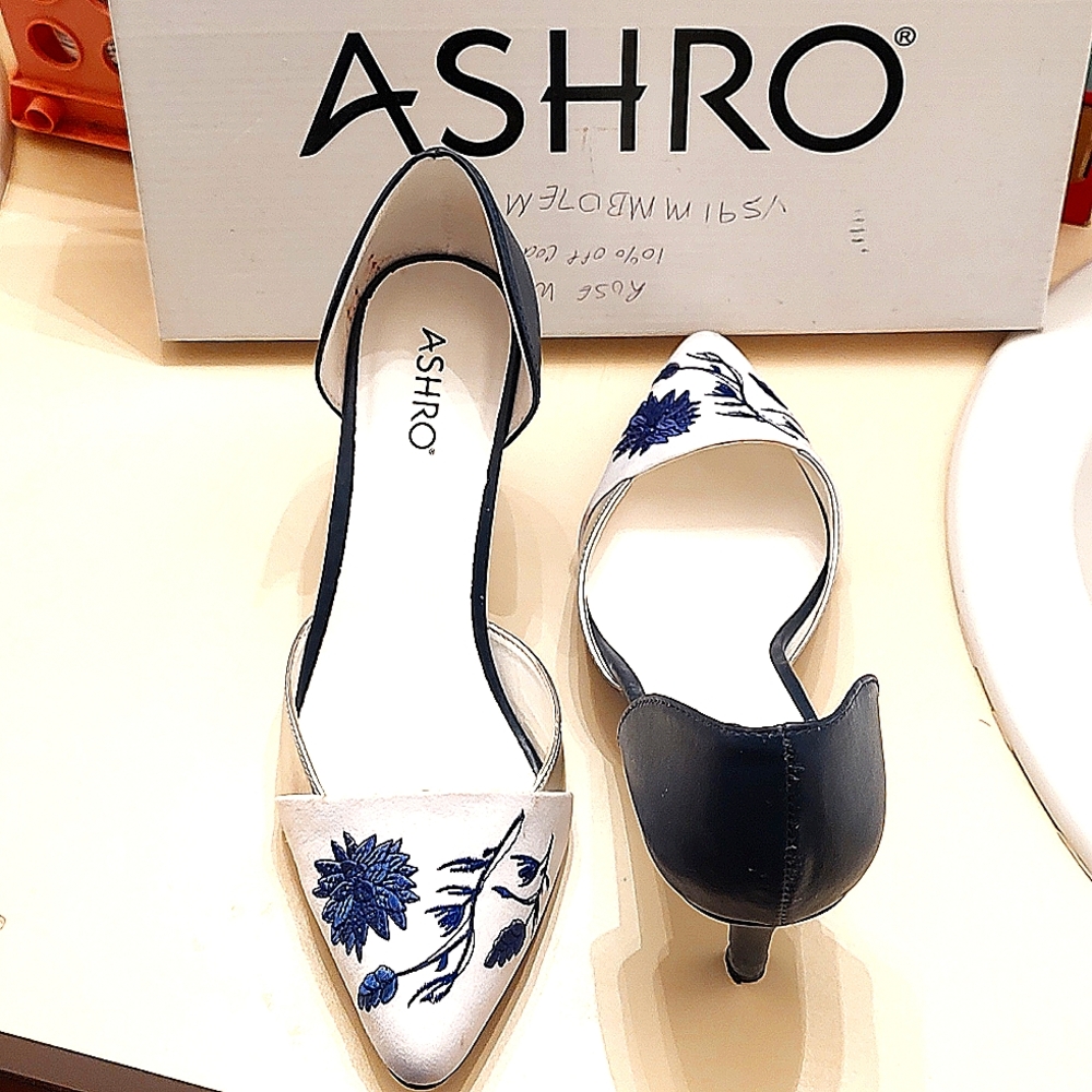 Ladies shoes